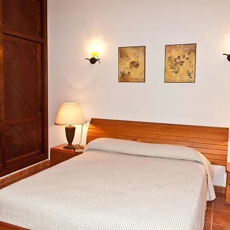 Can Curreu Villa *